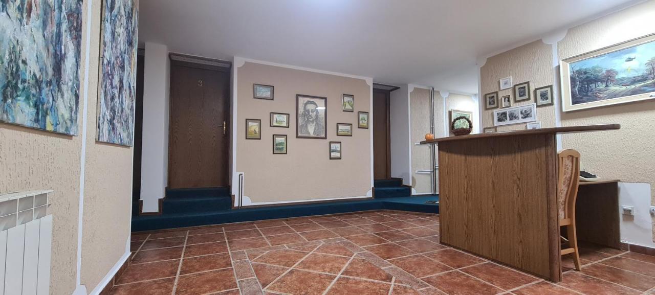 Guest House Tiha Noc Žabljak エクステリア 写真