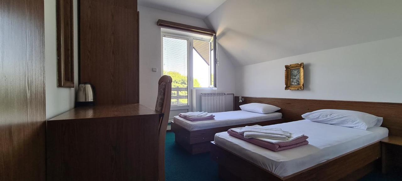 Guest House Tiha Noc Žabljak エクステリア 写真
