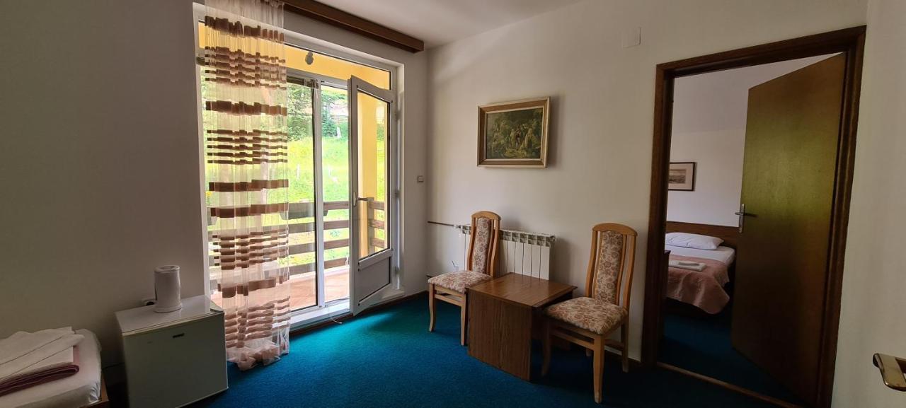 Guest House Tiha Noc Žabljak エクステリア 写真
